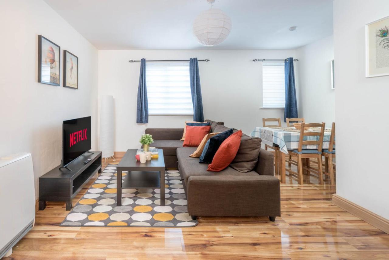 2 Bedroom Flat Near London Excel Bagian luar foto