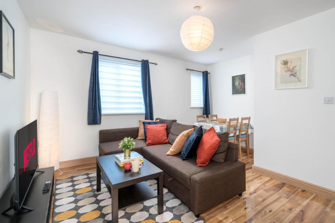 2 Bedroom Flat Near London Excel Bagian luar foto