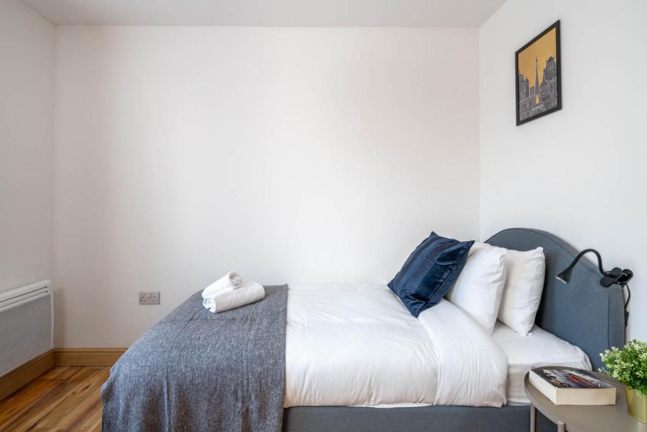2 Bedroom Flat Near London Excel Bagian luar foto